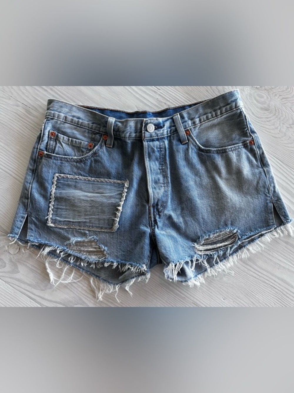 Ladies Levis 501 Blue Destroyed Denim Shorts Size 30